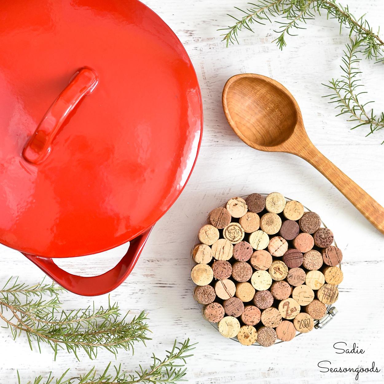 Wine Cork Craft Idea: A Cork Trivet for Your Kitchen!