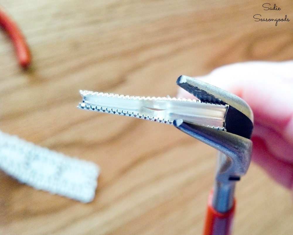 Ribbon clamps to put on ribbon bookmarks