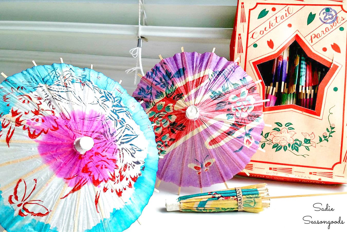 paper umbrellas for drinks