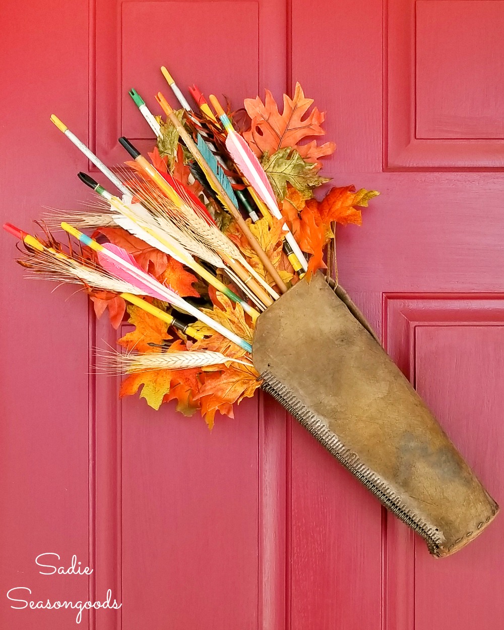 Upcycling a vintage quiver or leather quiver as an autumn wreath