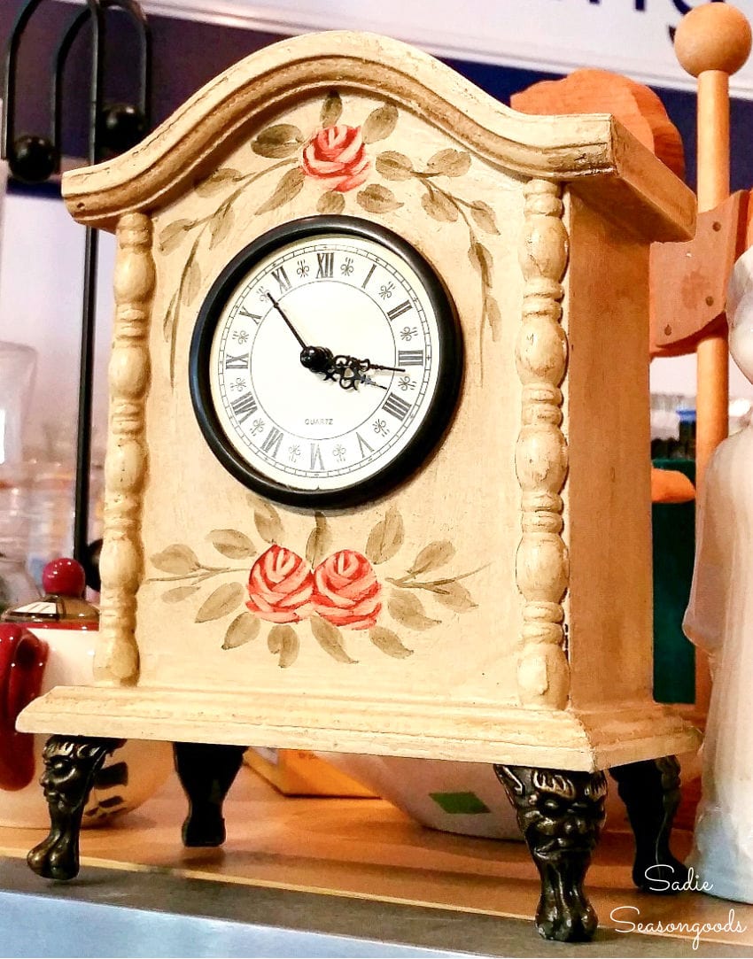 Upcycled Birdhouse from a Decorative Table Clock