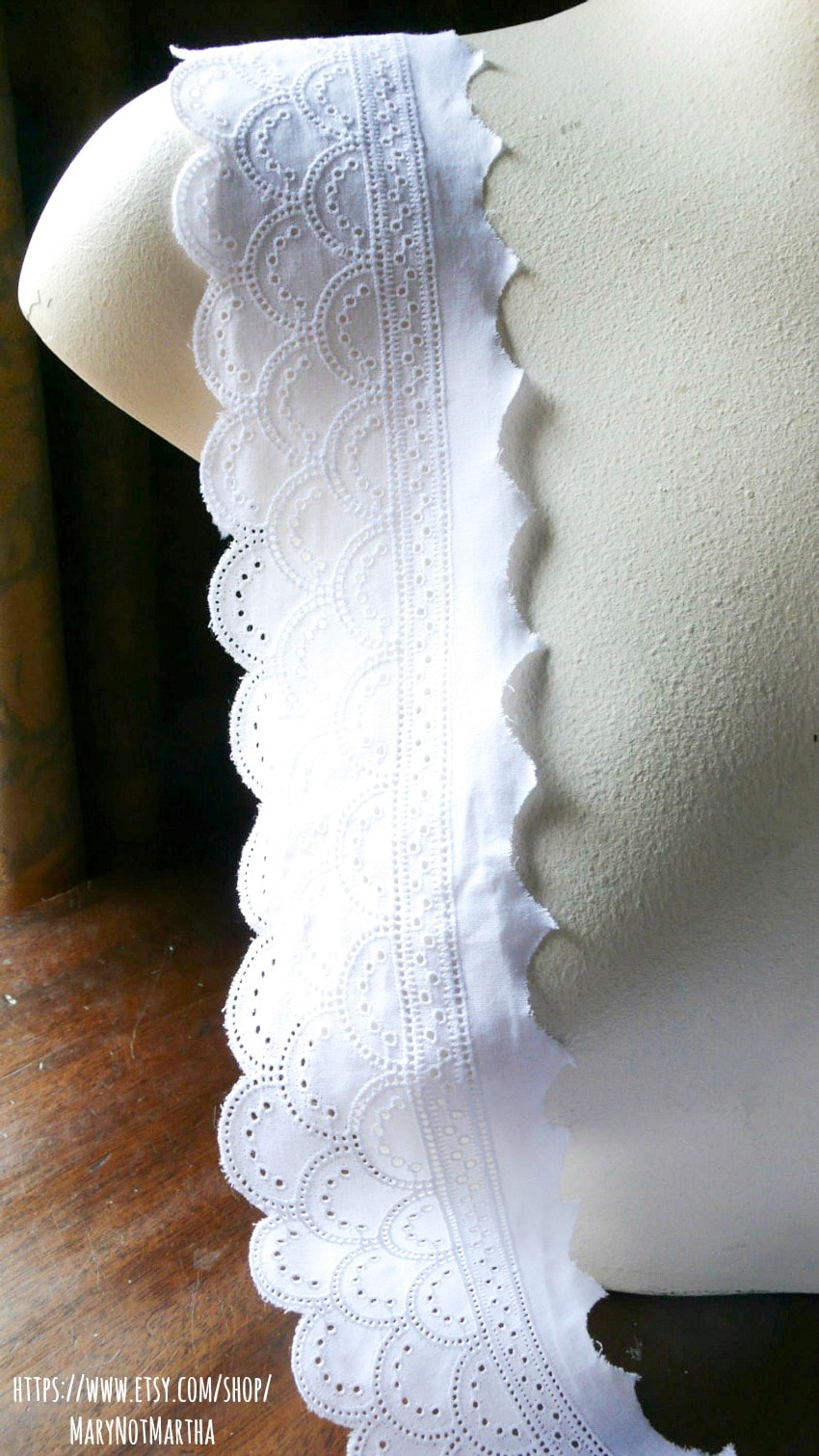 Vintage eyelet lace or eyelet trim