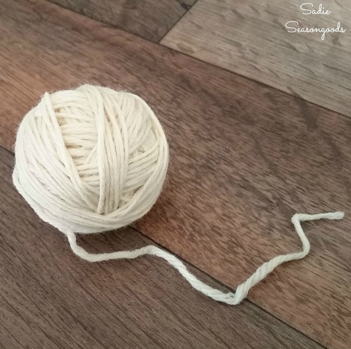 Tumble dryer balls or dryer balls are a natural fabric softener for sustainable homes by Sadie Seasongoods