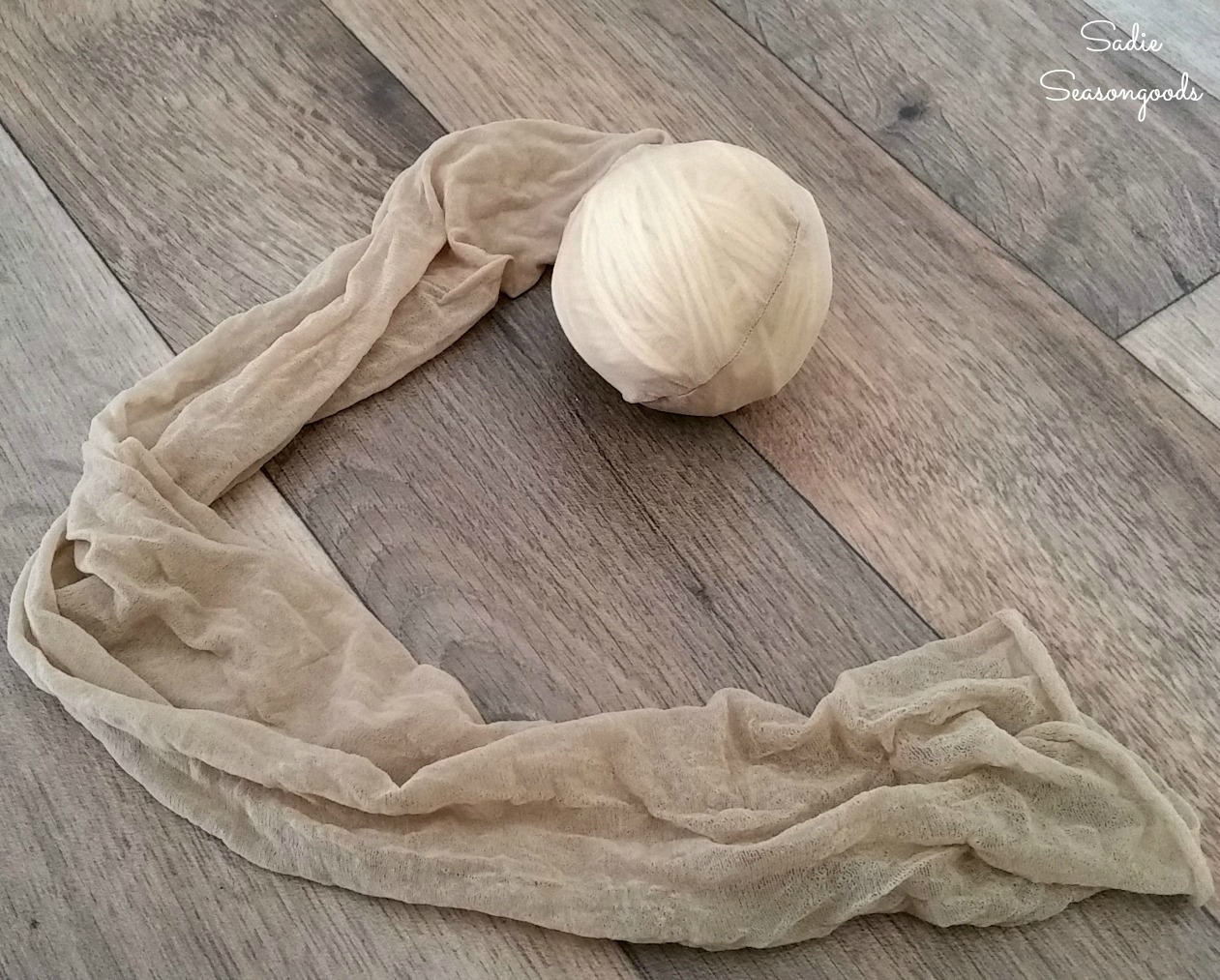How to felt wool in the washing machine using pantyhose or nylons to create tumble dryer balls by Sadie Seasongoods