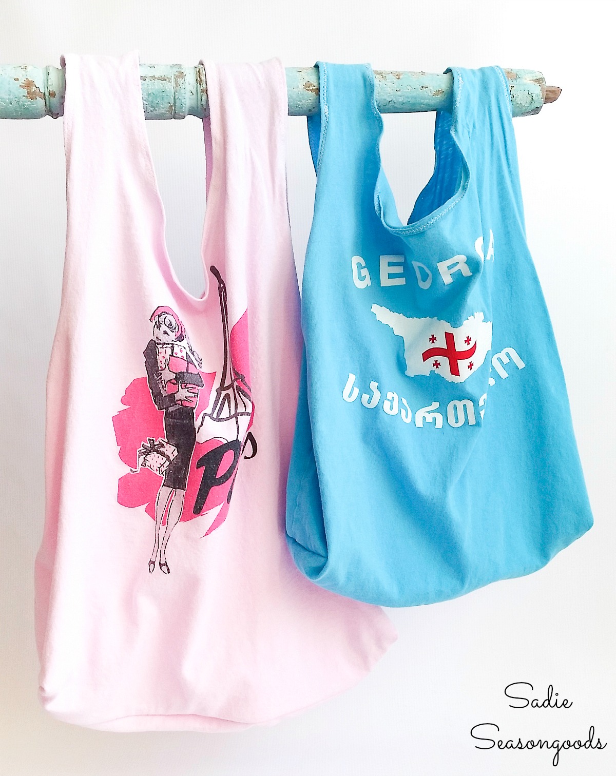 Reusable bags for fruit and vegetables by upcycling a t shirt