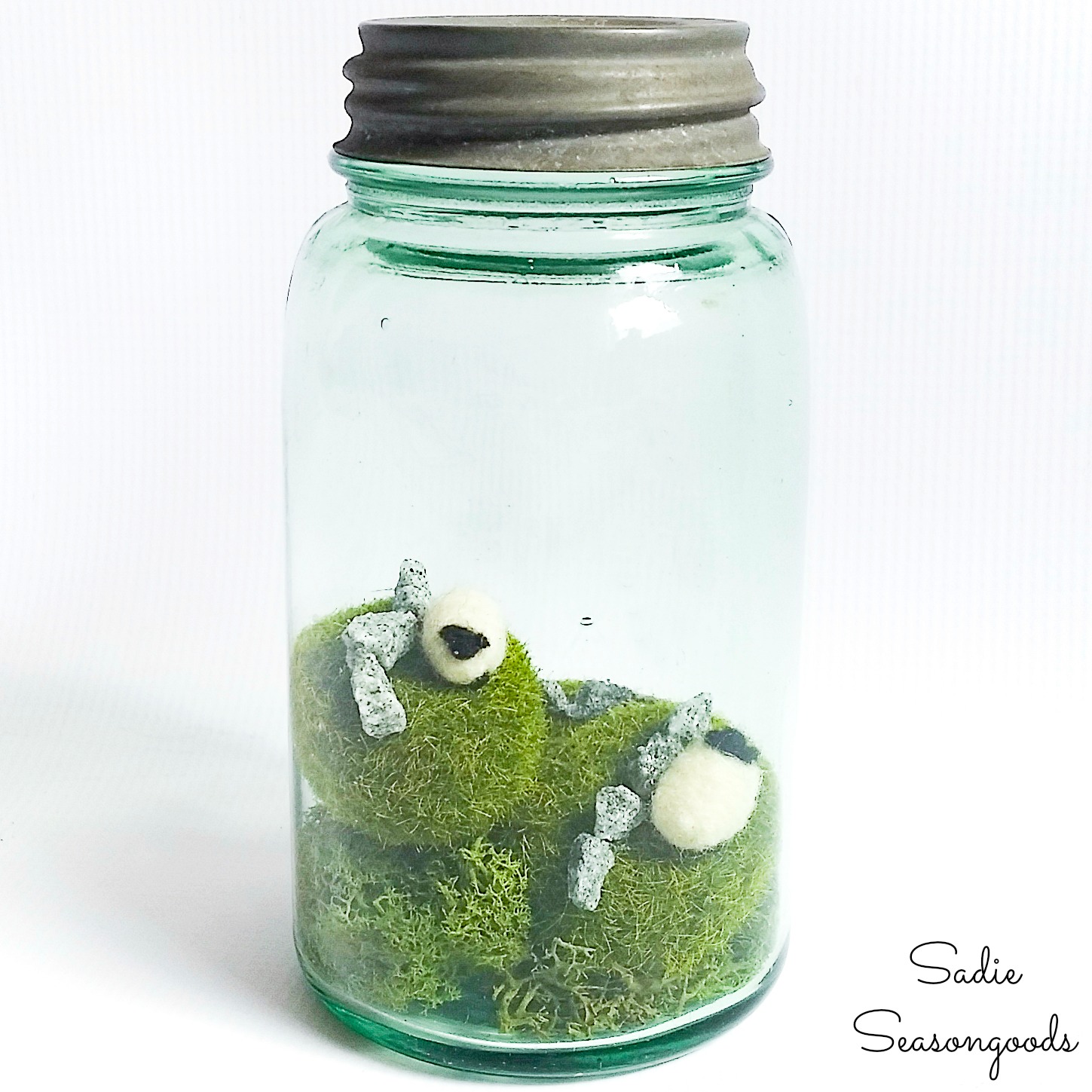 Irish Home Decor In A Vintage Mason Jar As A St Patrick S Day Craft