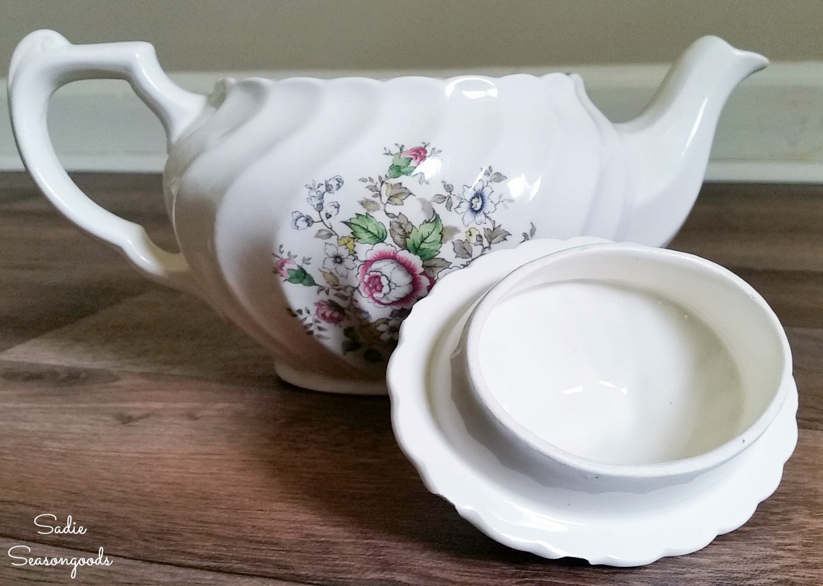 Upcycling the lid of a vintage teapot into a needle cushion or DIY pin cushion