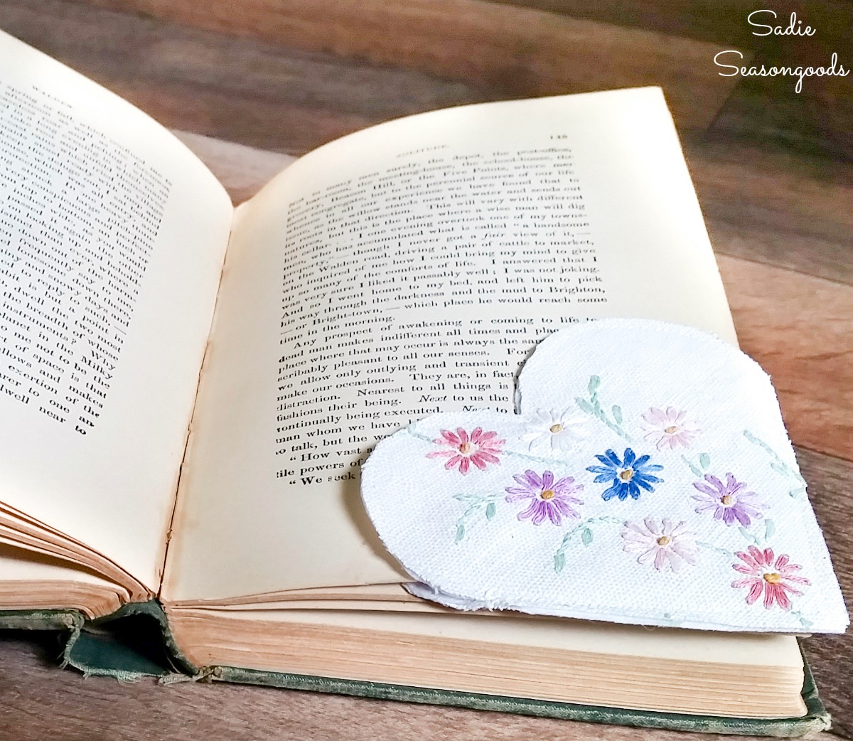 Upcycling the embroidered linens into DIY corner bookmarks