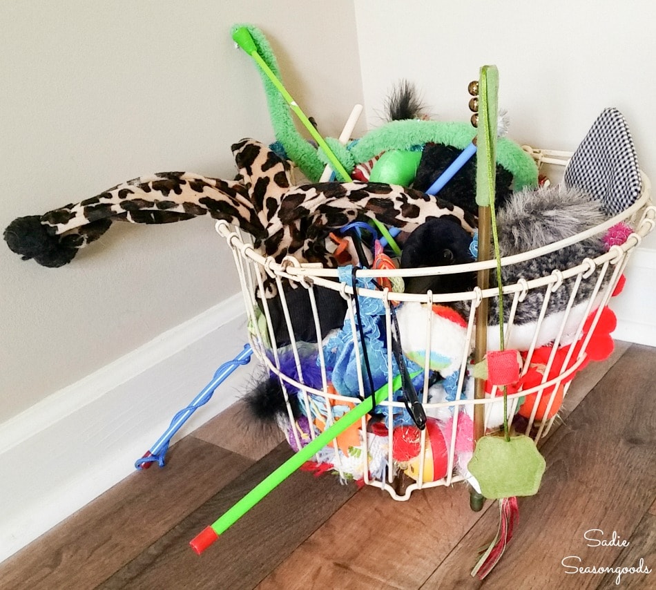 Cat toy basket