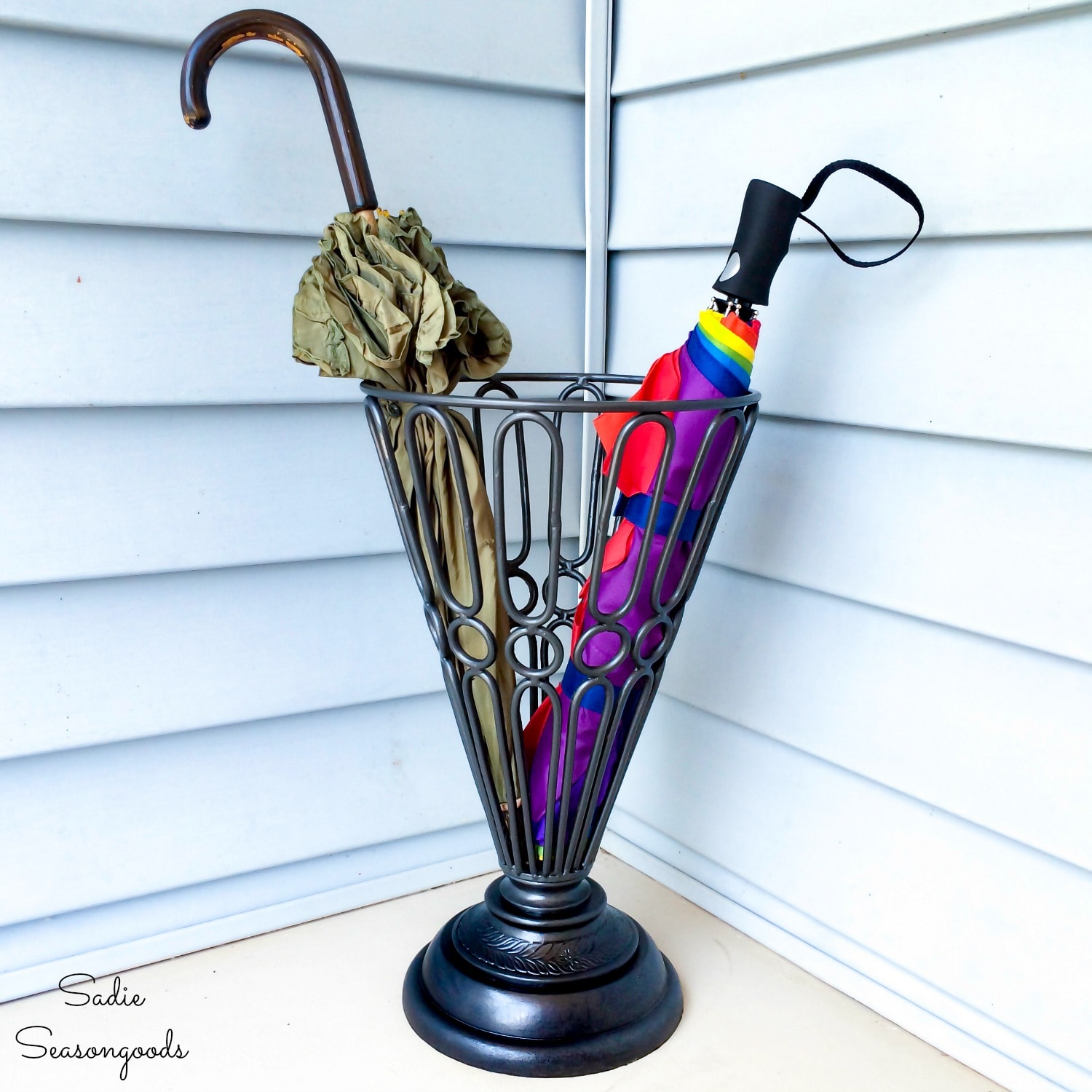 Cast Iron Umbrella Stand by Upcycling a Garden Urn