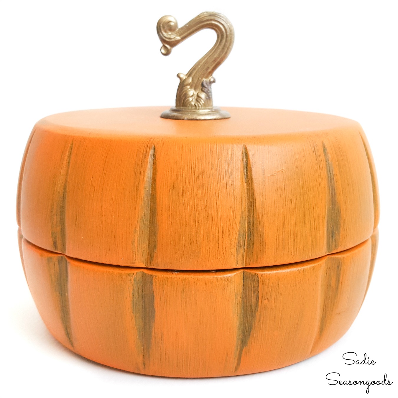 Wooden keepsake box and DIY wood pumpkin from salad bowls