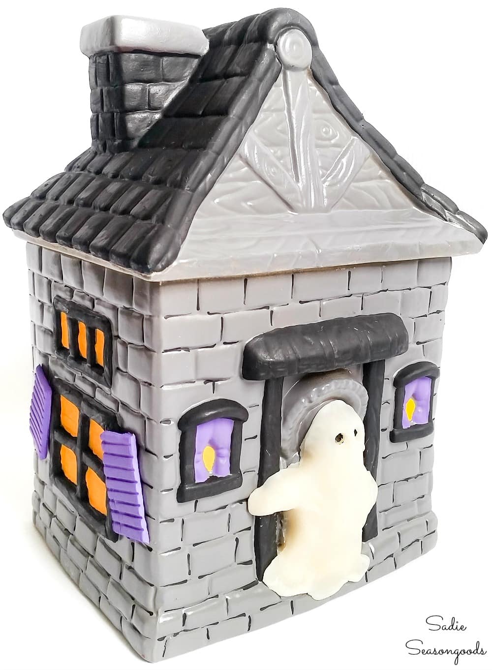 Haunted house cookie jar as cute Halloween decorations