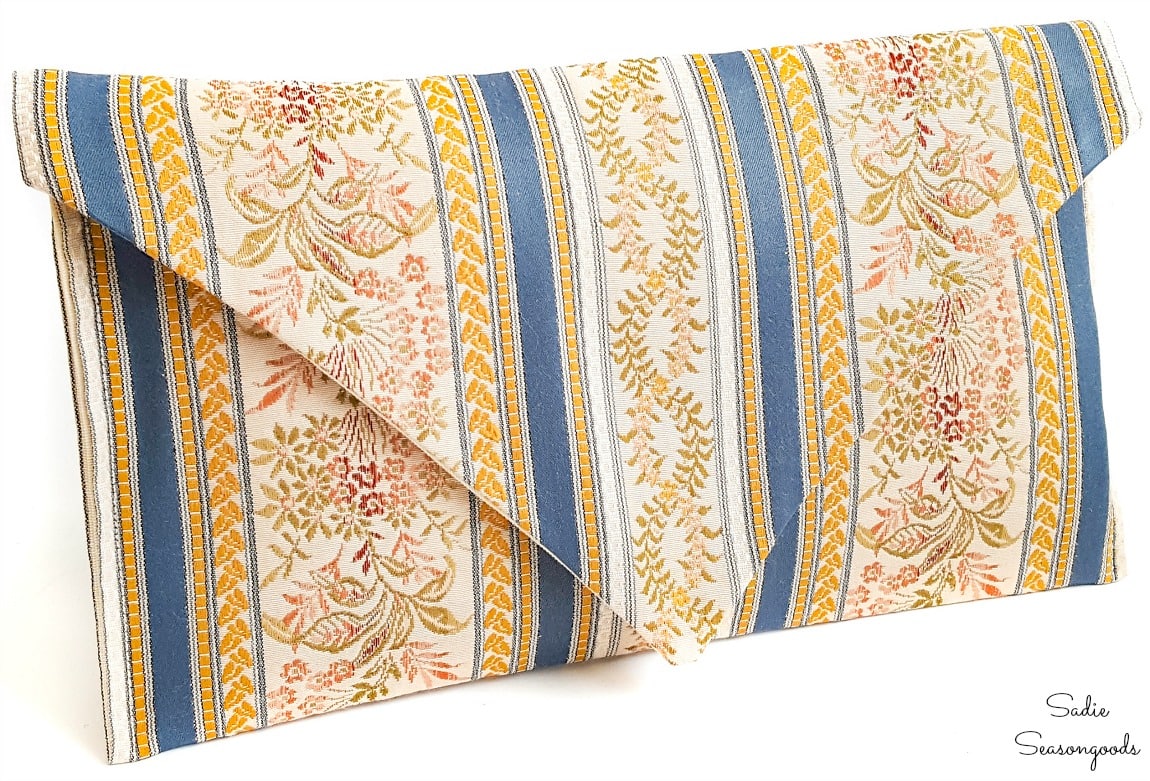 Envelope clutch pattern from a table runner