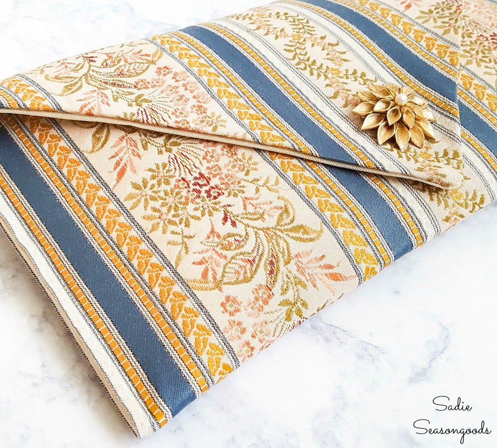 How to sew a DIY clutch or purse from a table runner