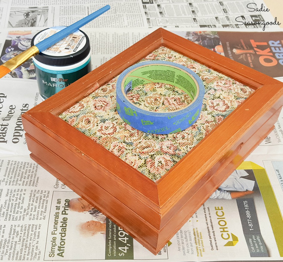 Upcycling a vintage wooden jewelry box with paint