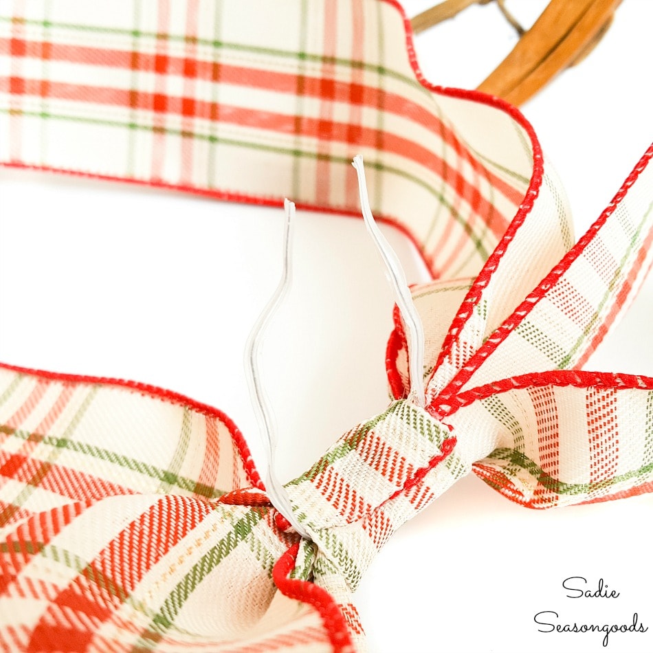 Making a ribbon bow for a rustic Christmas wreath