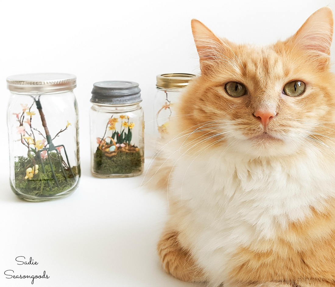Spring decor ideas with fairy garden accessories and vintage glass jars Spring decor ideas with fairy garden accessories and vintage glass jars