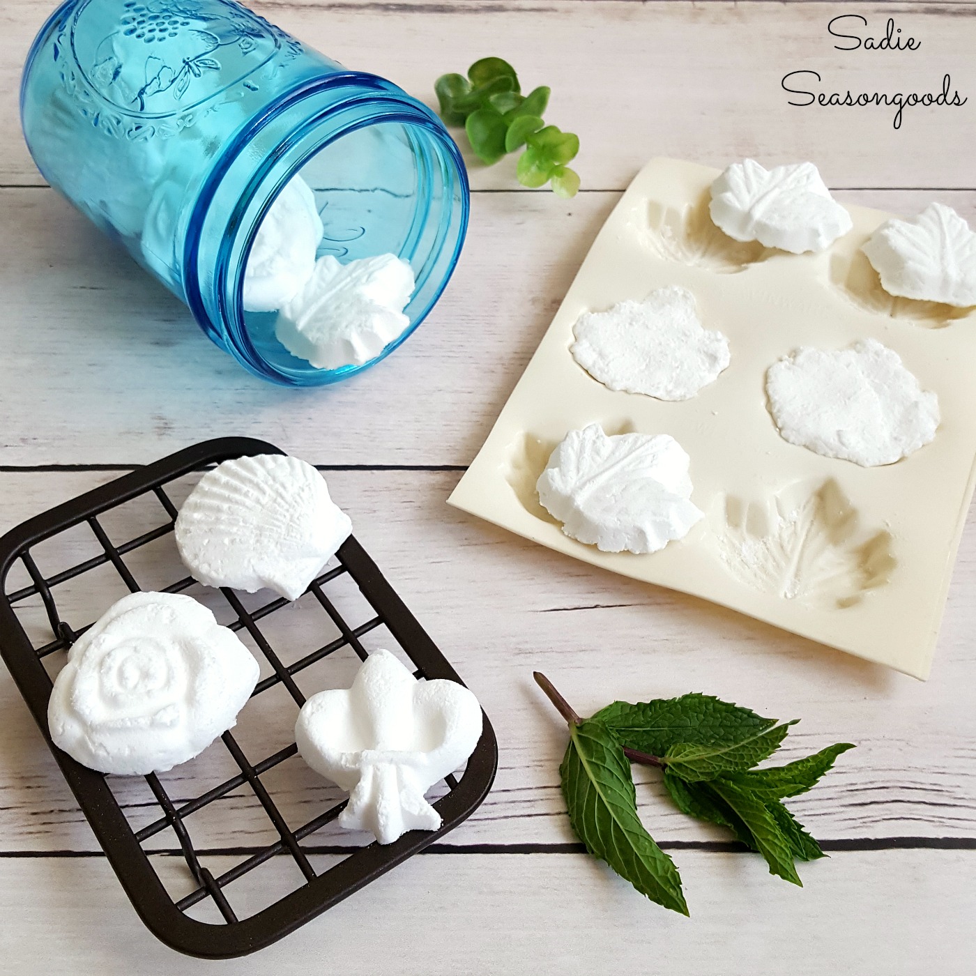 Using Butter Molds and Essential Oils for Sinuses to Make Shower Melts / Natural Decongestant