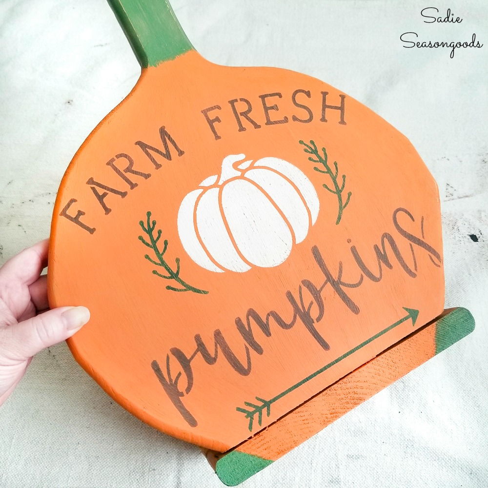 Pumpkin patch decor from a wood paper plate holder