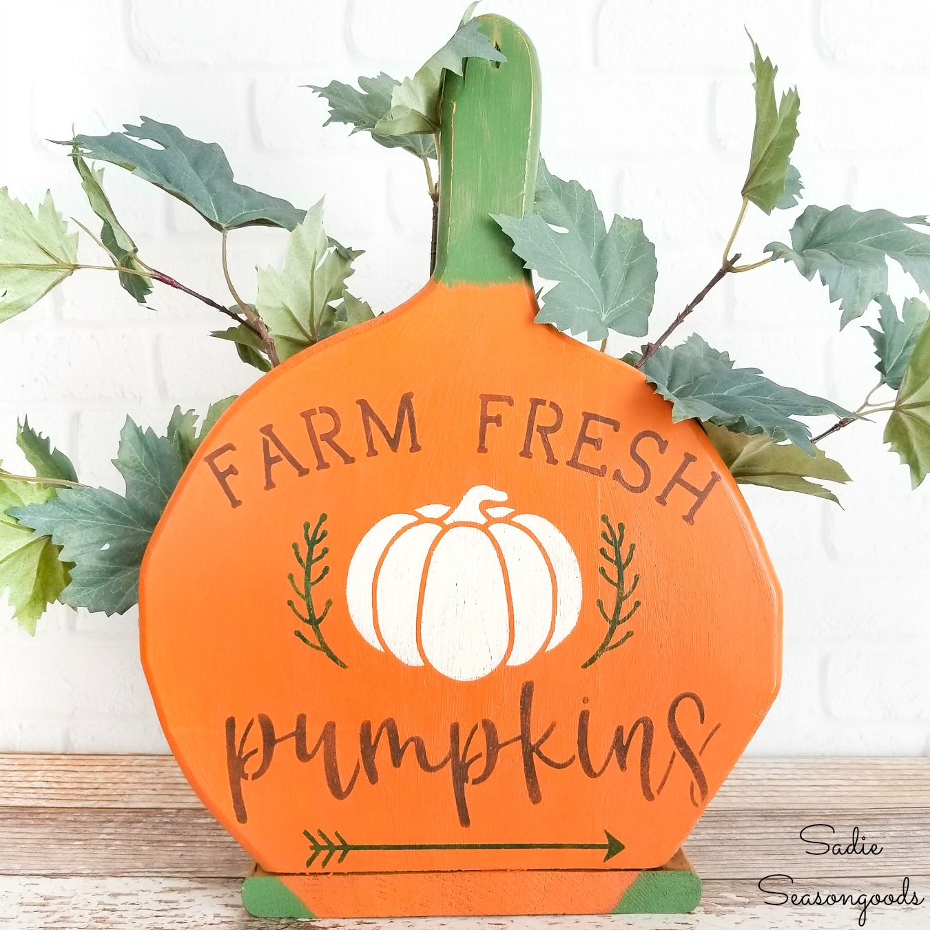 Pumpkin Patch Sign from a Wooden Paper Plate Holder