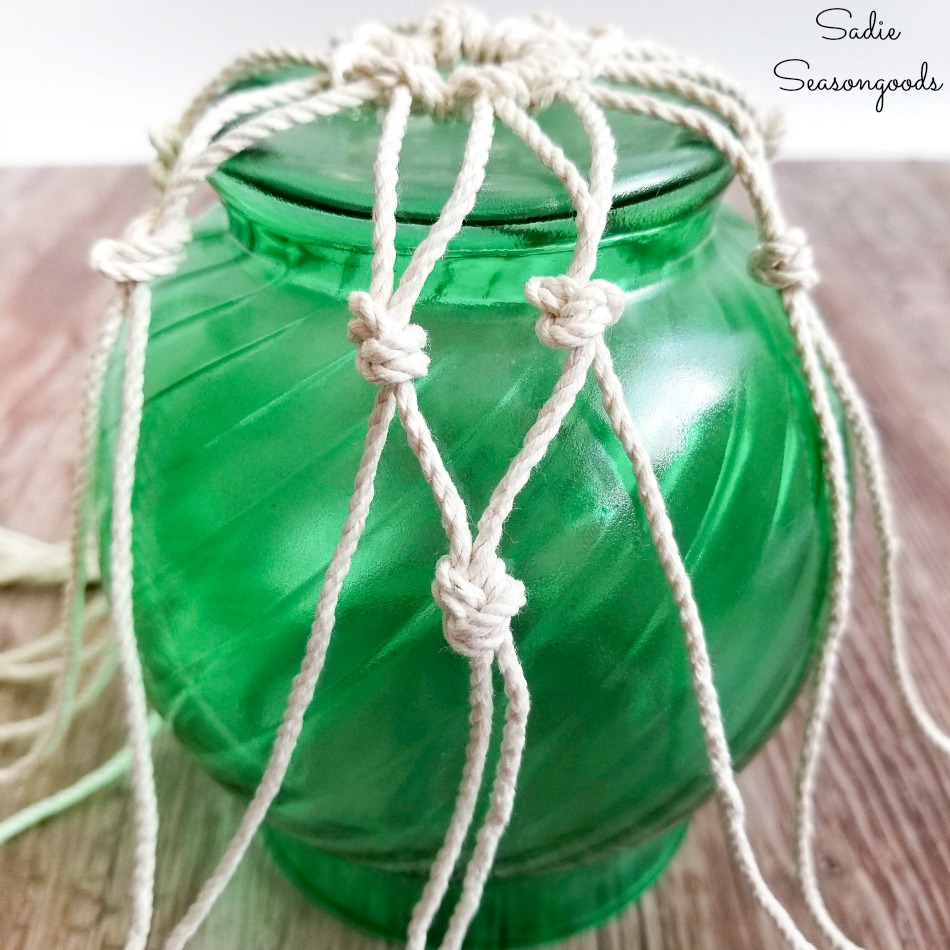 Tying knots for fishing net on Japanese fishing floats