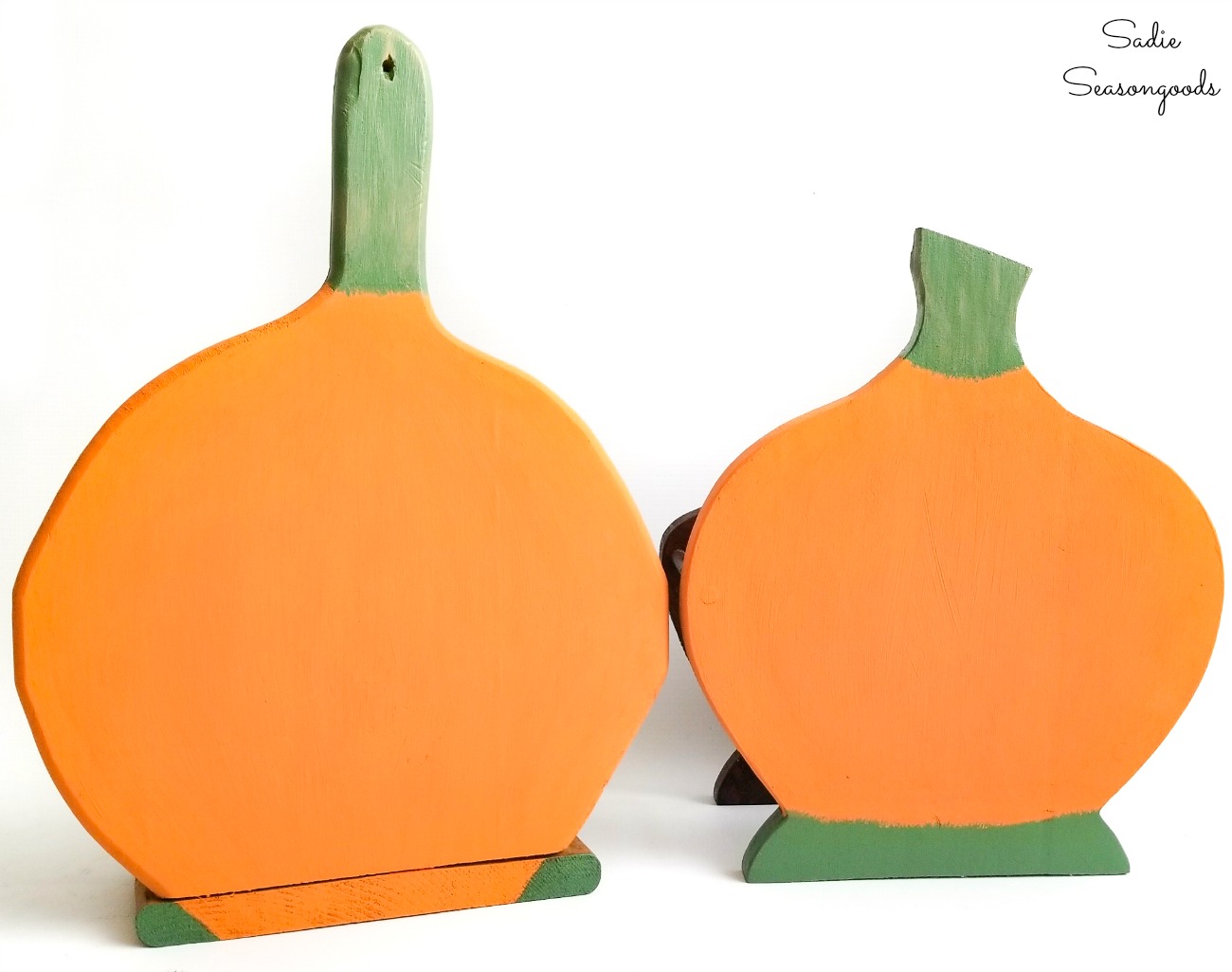 Wooden pumpkin decorations from a wood paper plate holder