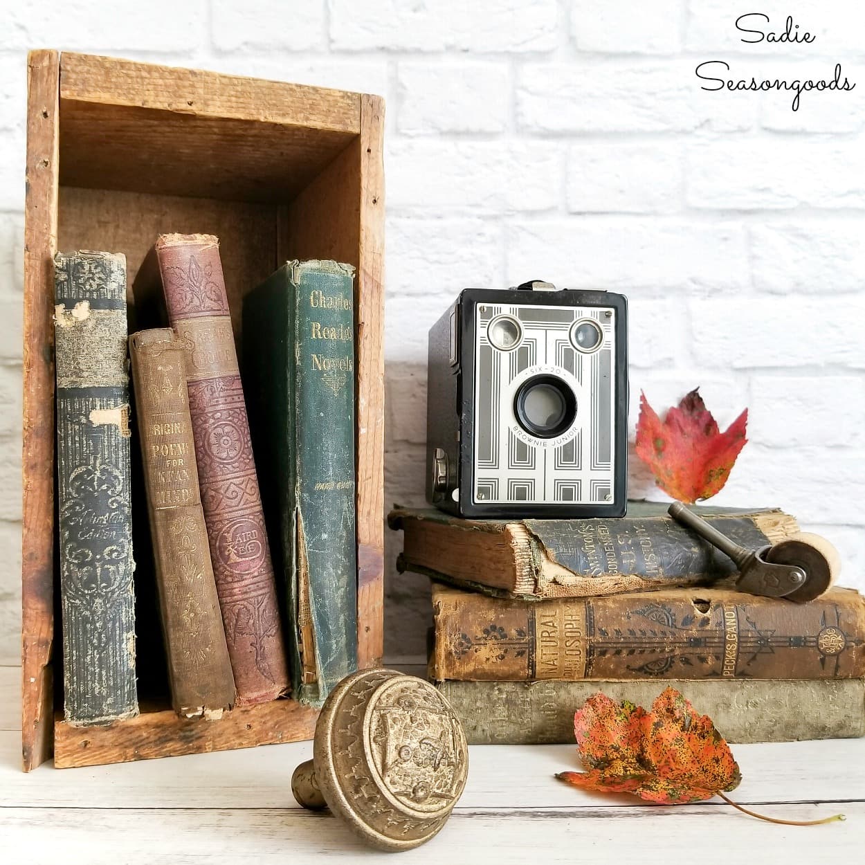 Decorating ideas for old books as vintage home decor