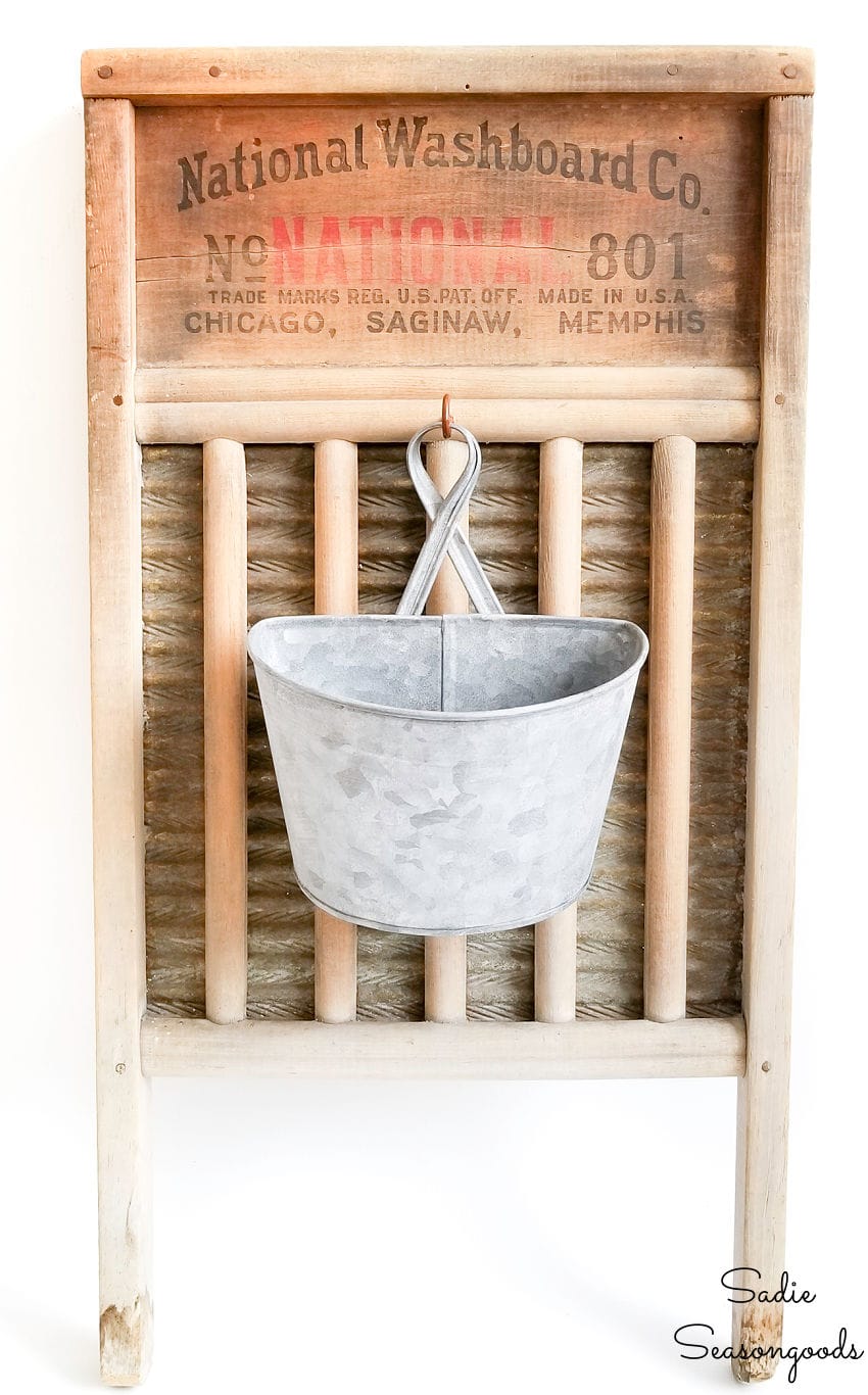 Washboard Decor for the Laundry Room