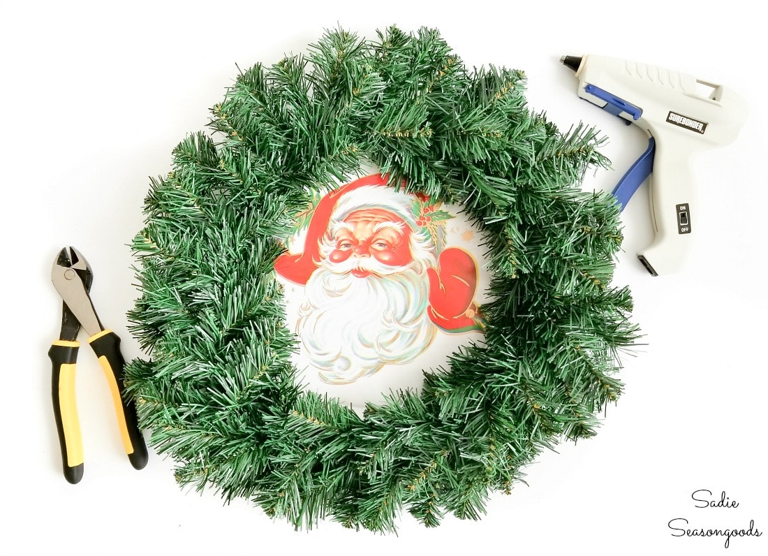 making a santa wreath