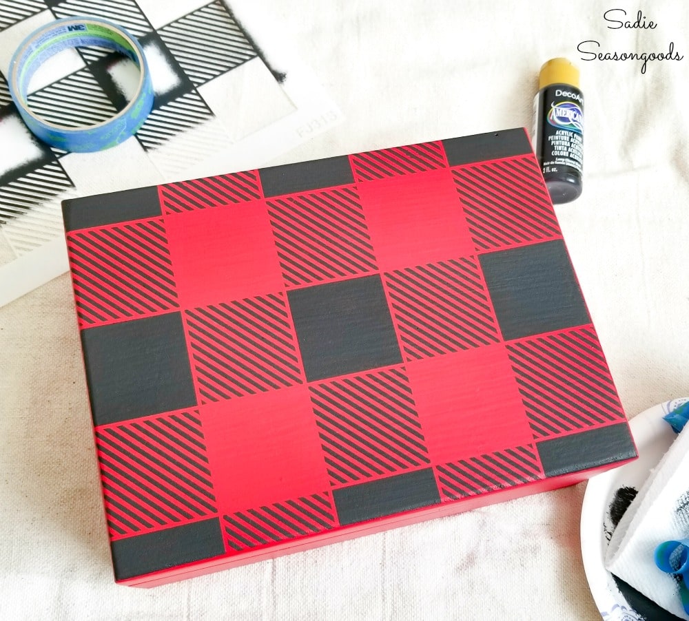 Upcycling a jewelry box as a holiday card holder