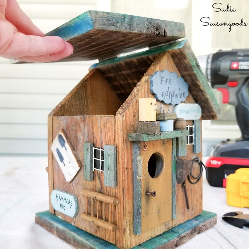 birdhouse with a hinged roof