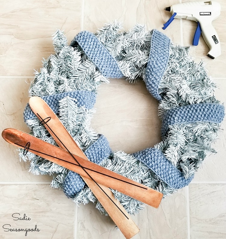 Upcycling a Christmas wreath as a wreath for January