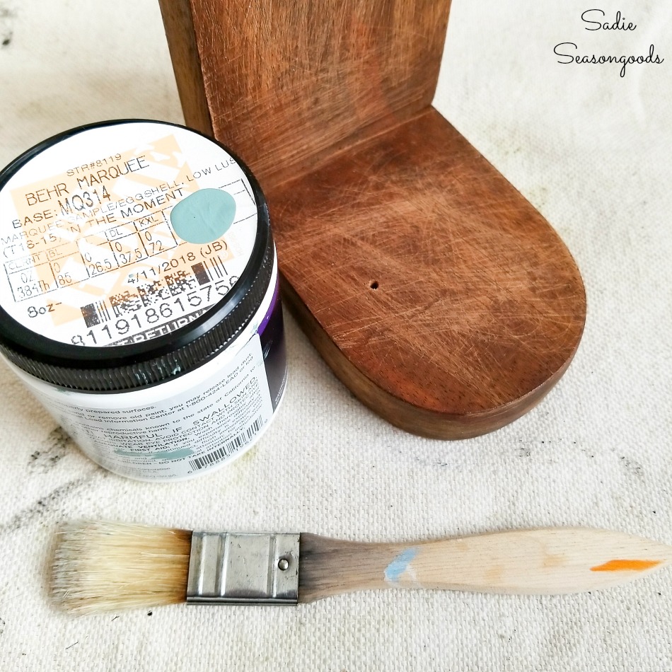 Painting the vintage farmhouse decor with Behr In the Moment