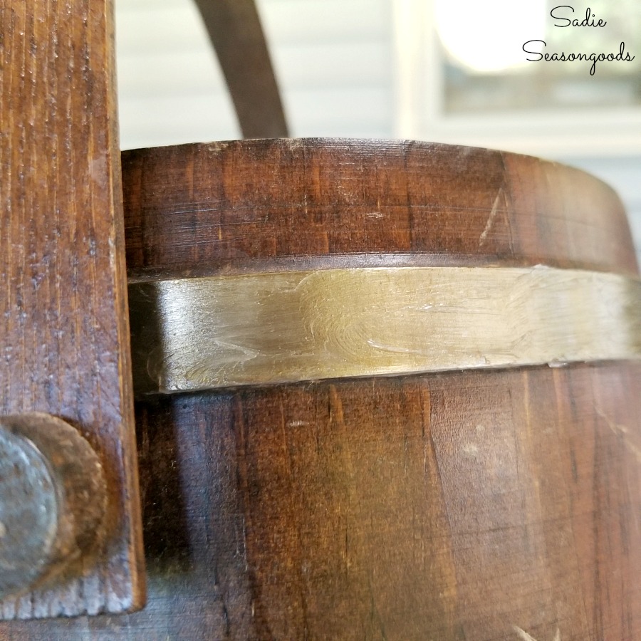 Petroleum jelly for distressing paint on vintage home decor Petroleum jelly for distressing paint on vintage home decor