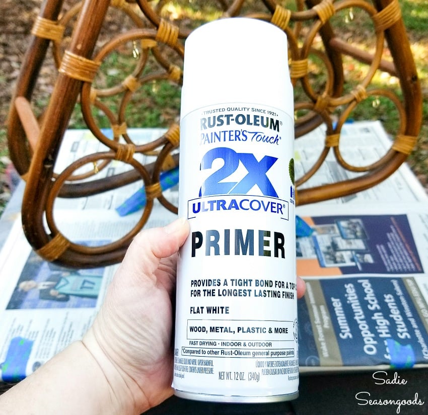 Using spray primer before spray painting on smooth wood