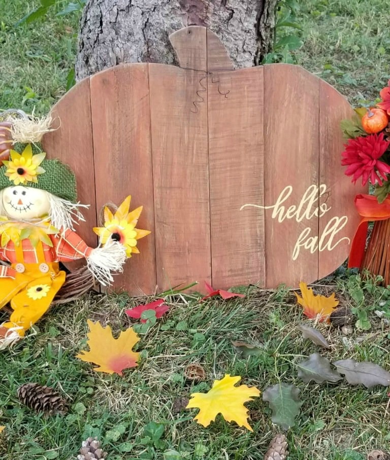 Pallet Pumpkin and rustic sign for autumn home decor