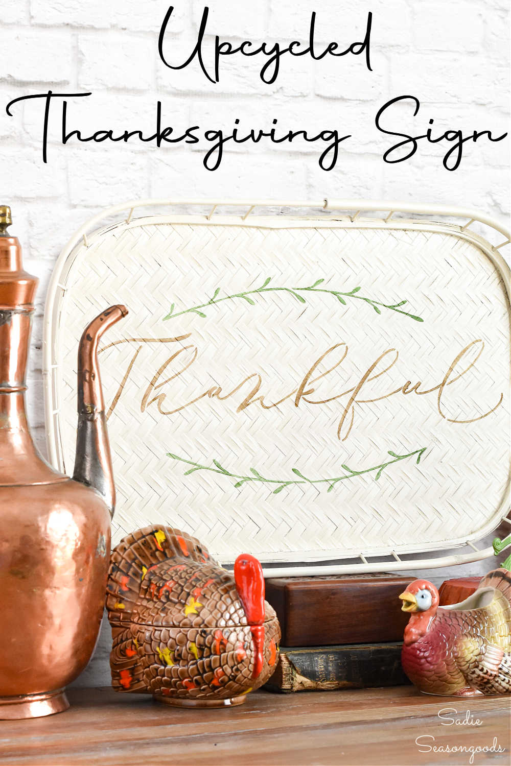 repurposed tray as a thanksgiving sign