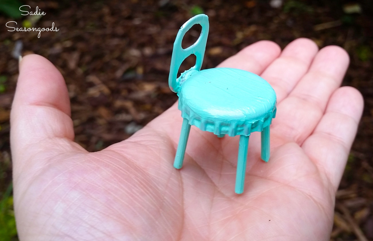 Fairy garden chair from a bottle cap