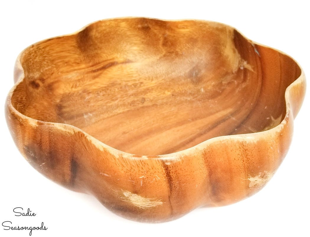 upcycling a wood bowl with baking soda paint