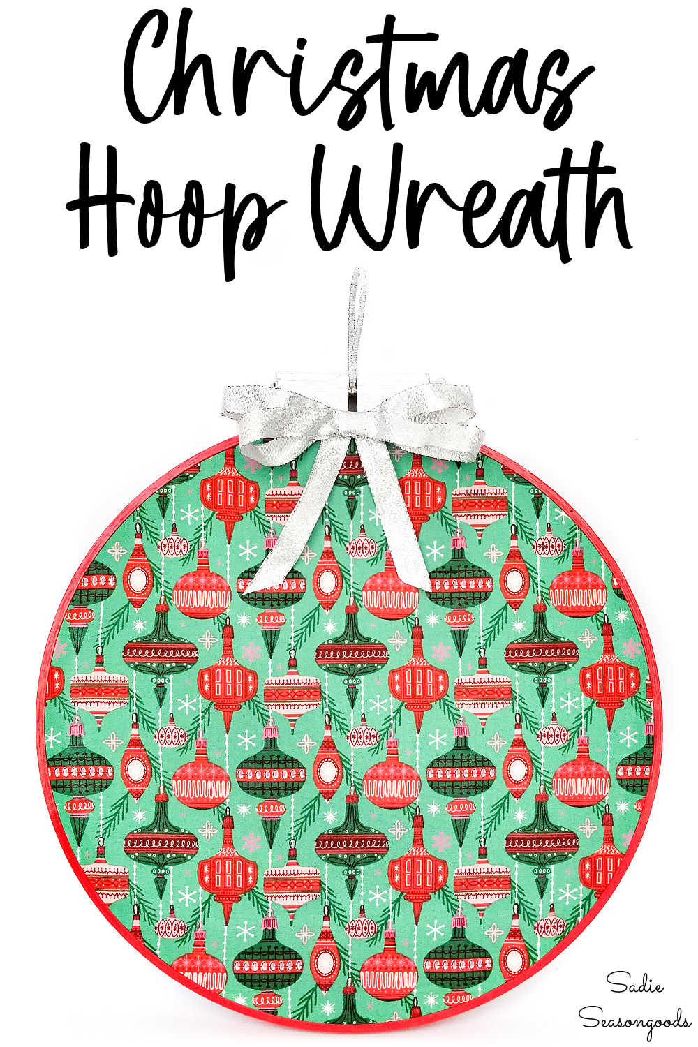 embroidery hoop craft with retro christmas fabric