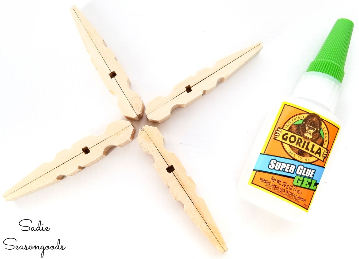 clothespin craft to make the wooden snowflake ornaments
