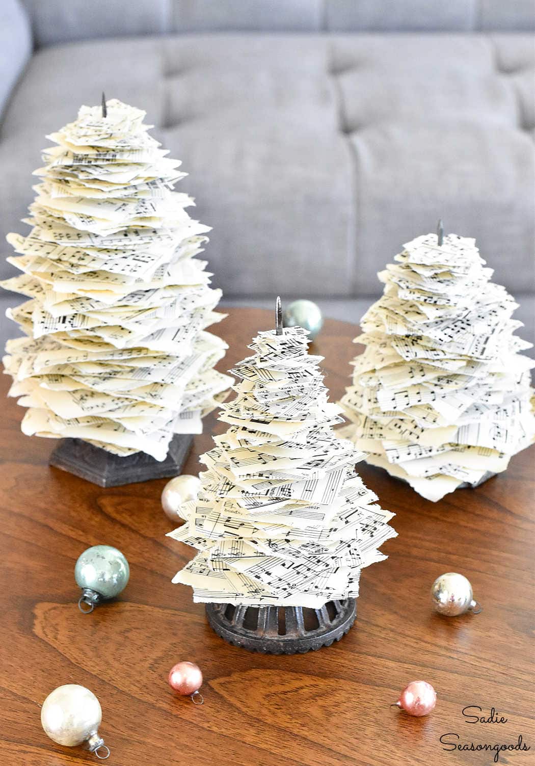 neutral christmas decor