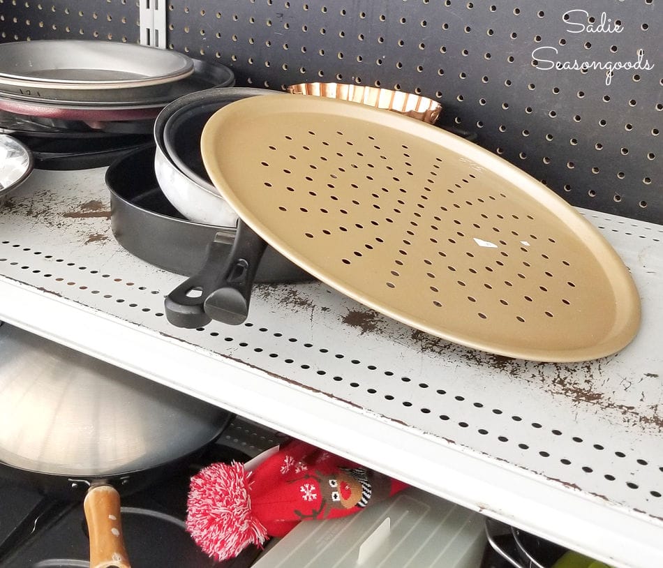 perforated pizza pan