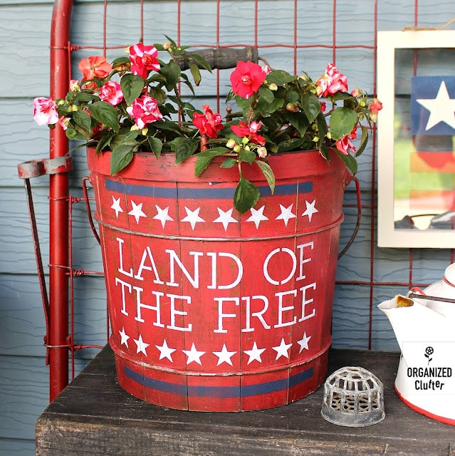 patriotic planter by organized clutter