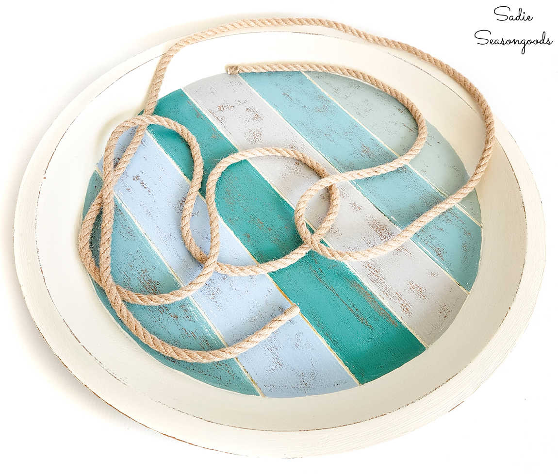decorating a round tray with jute rope