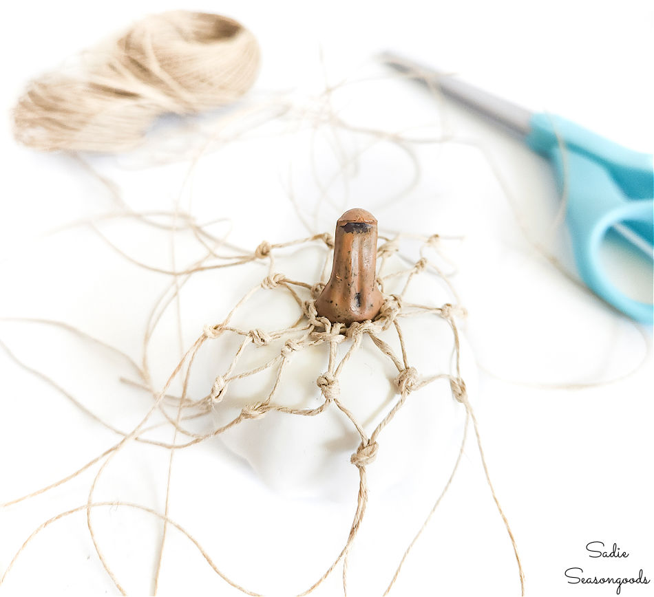 how to tie a fishing net on a pumpkin