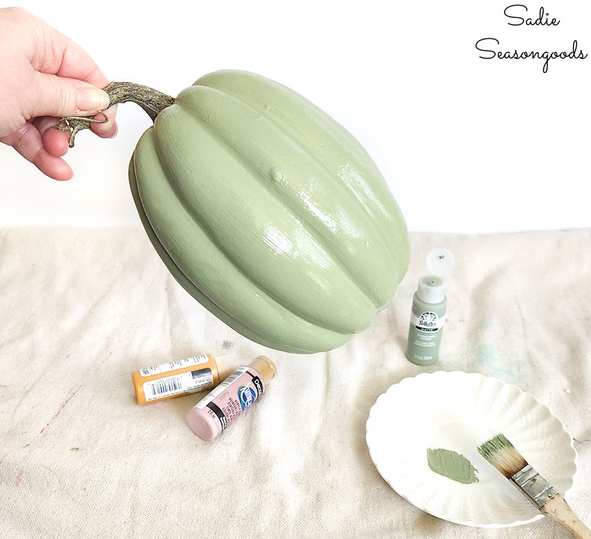 painting a craft pumpkin to look like an heirloom pumpkin