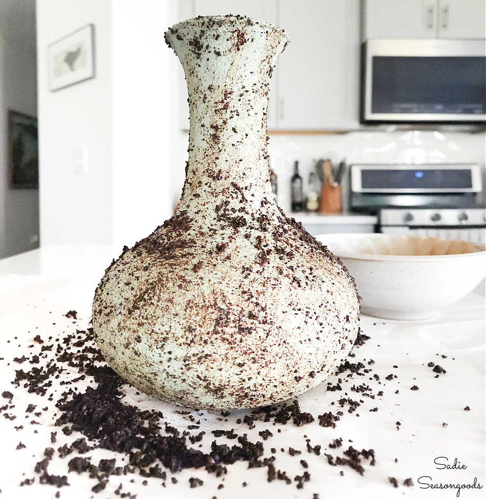 crafting with coffee grounds to make a stoneware vase