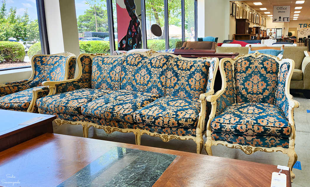 vintage furniture at trosa thrift store