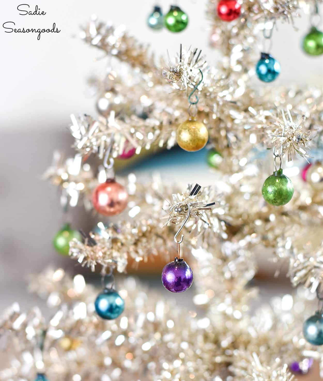 How to Make Christmas Ornament Hooks for Your Mini Ornaments